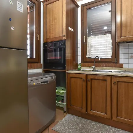 4 Bedroom Stunning In Holiday home Trappeto (Sicily)