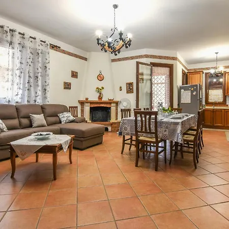 4 Bedroom Stunning In Trappeto (Sicily)