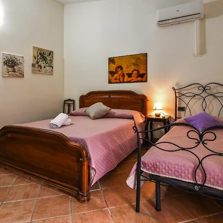 4 Bedroom Stunning In Holiday home Trappeto (Sicily)
